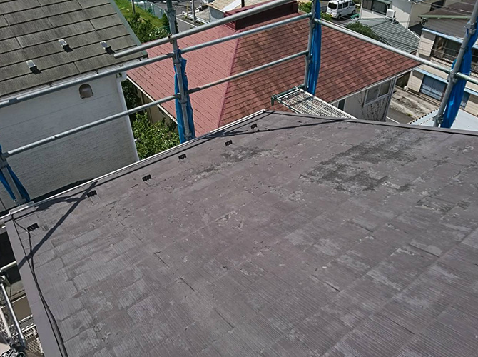 屋根カバー工法足場の設置